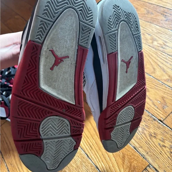 Jordan 4 - Picture 4 of 7